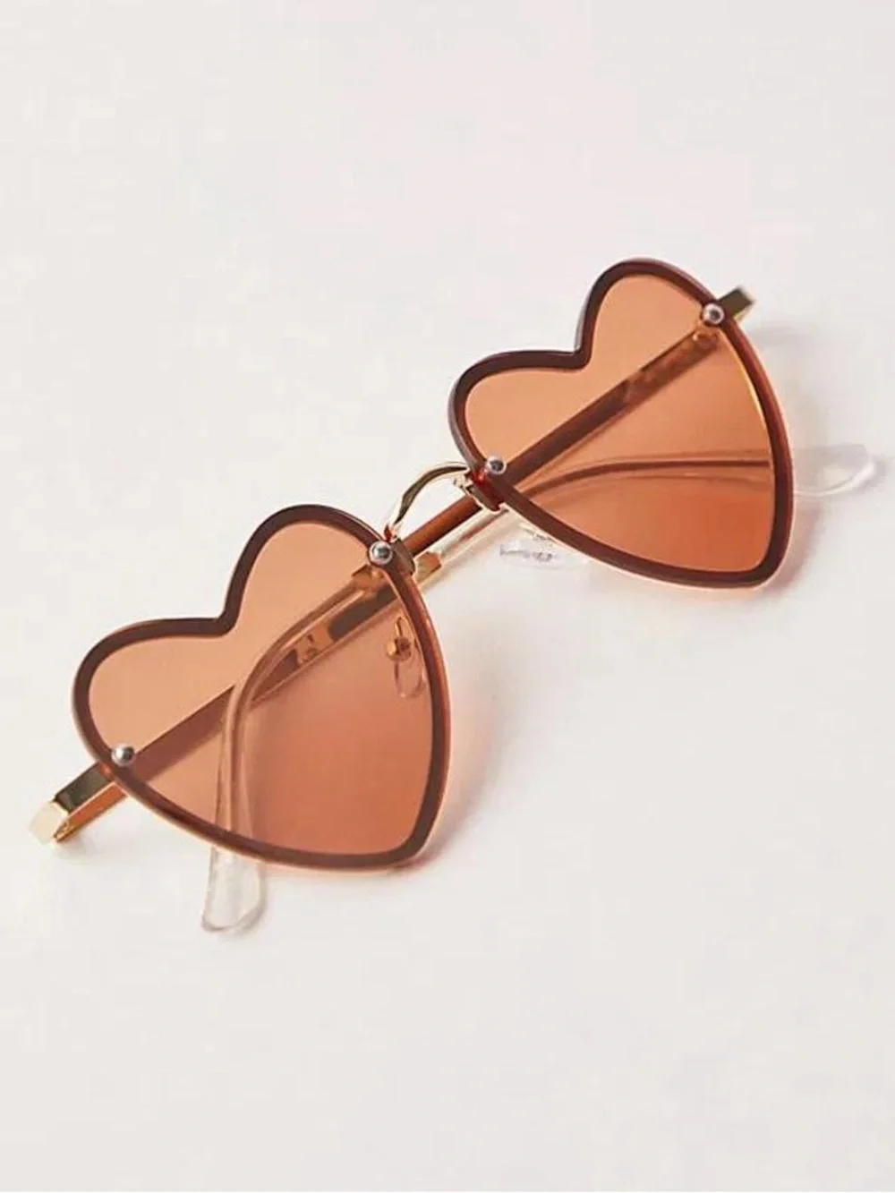 Free People Heart Eyes Sunglasses – Rose Gold